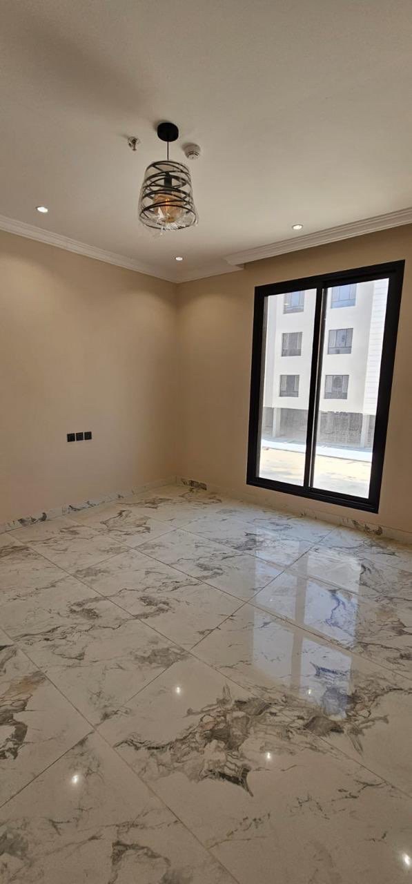 شقة  في السيف 4