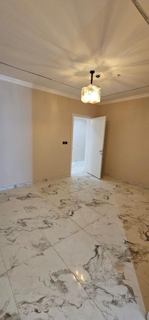 شقة  في السيف 5