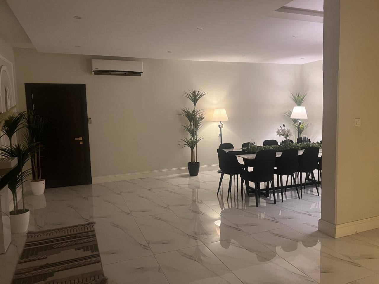 فيلا  في الروضة 2