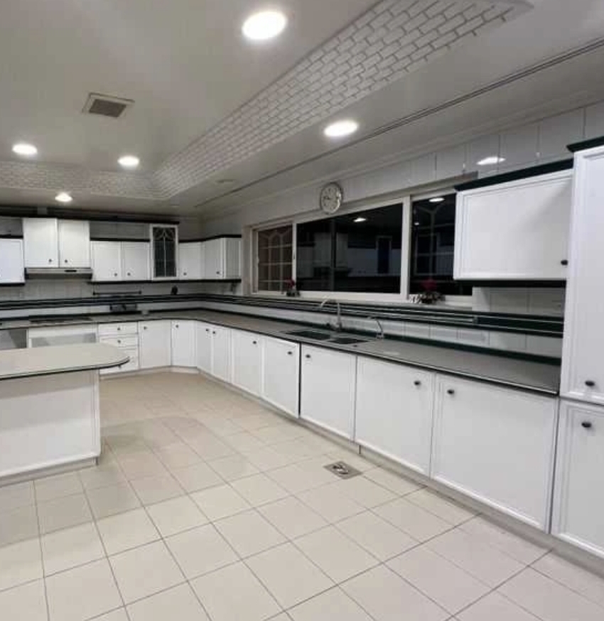 فيلا  في الروابي 2